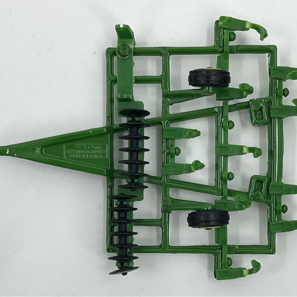 Ertl & Zee Toys John Deere 3 pc Mini Tractor Set  1268Q00 Plow Disc Wagon **READ